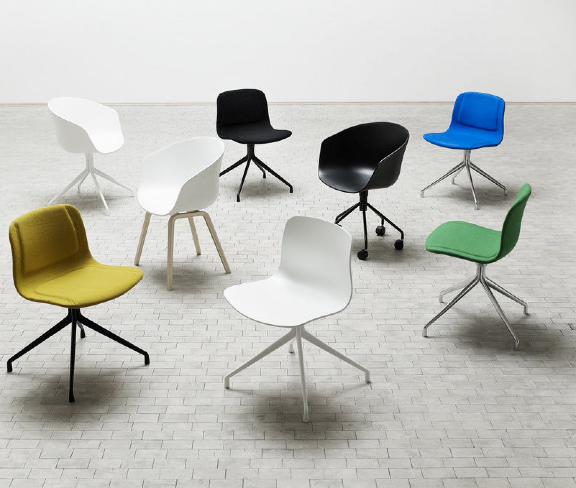 About A Chair AAC10 AAC 10 Chaise Noir Aluminium poli Hay About A Chair AAC10 AAC 10 Chaise Noir Aluminium poli Hay